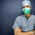 Dr. Haeckel Cabral esclarece as diferenças entre ptose palpebral e blefaroplastia estética.